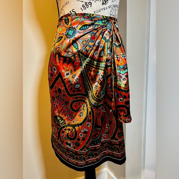 RICHIE TAILOR Faux Wrap with Sash Detail Mini Skirt Sz M - Picture 9 of 9